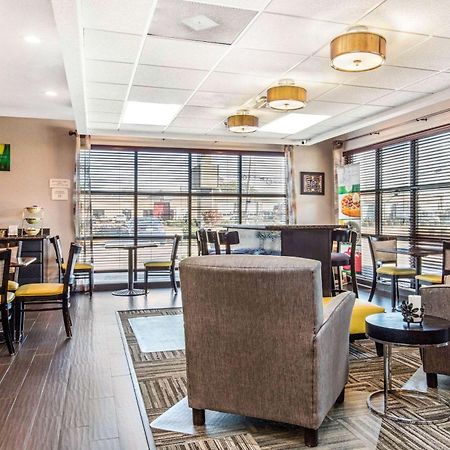 Quality Inn Airport I-240 멤피스 외부 사진