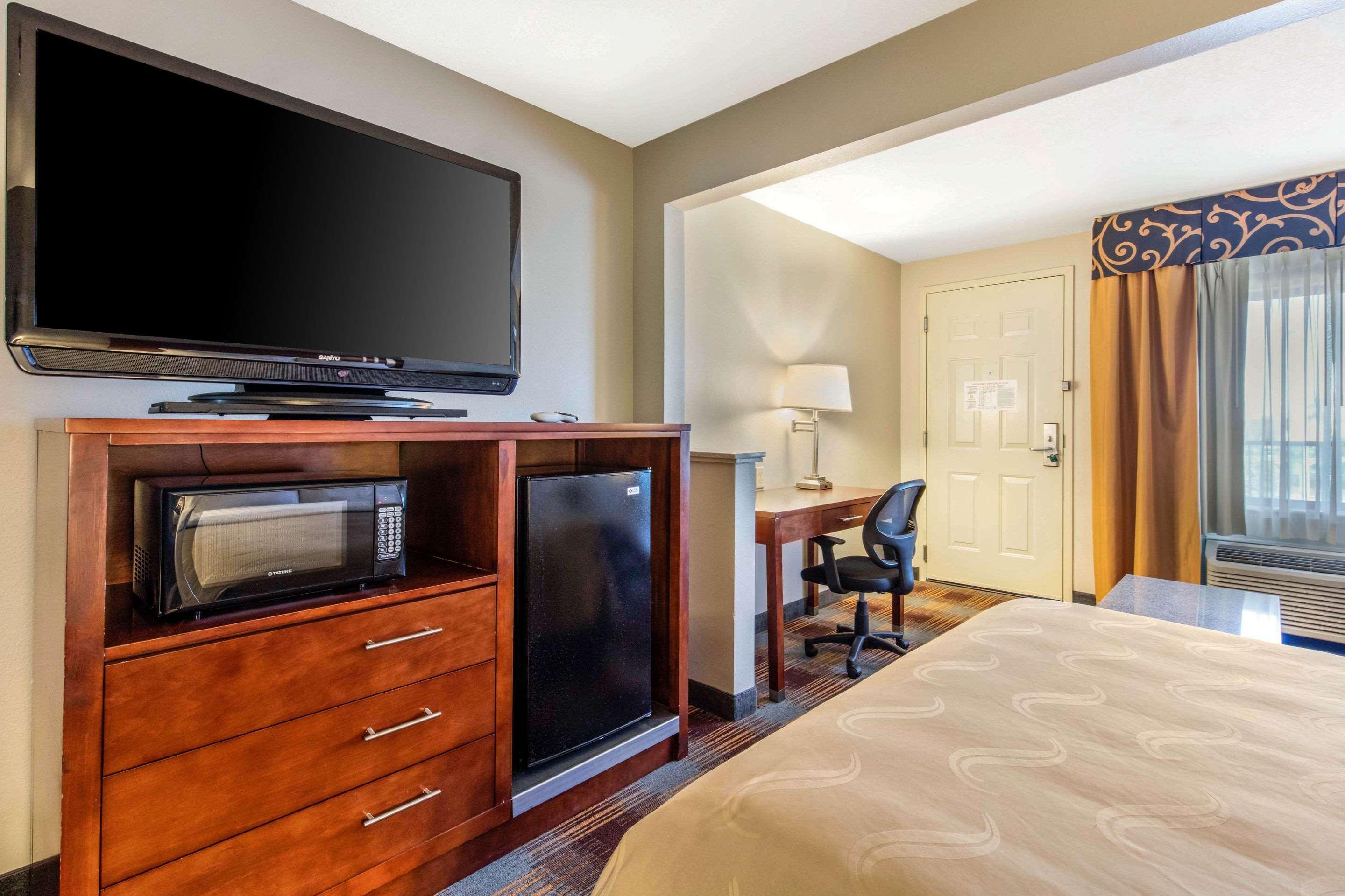 Quality Inn Airport I-240 멤피스 외부 사진