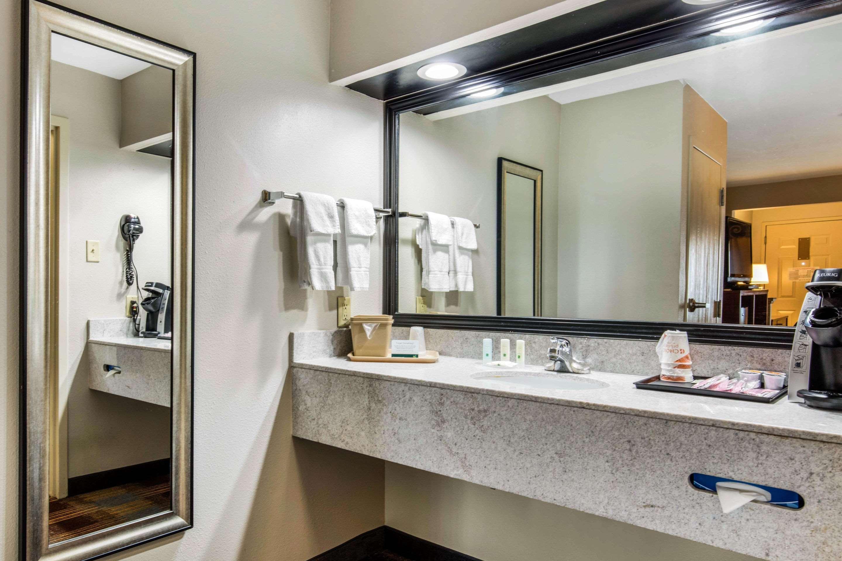 Quality Inn Airport I-240 멤피스 외부 사진