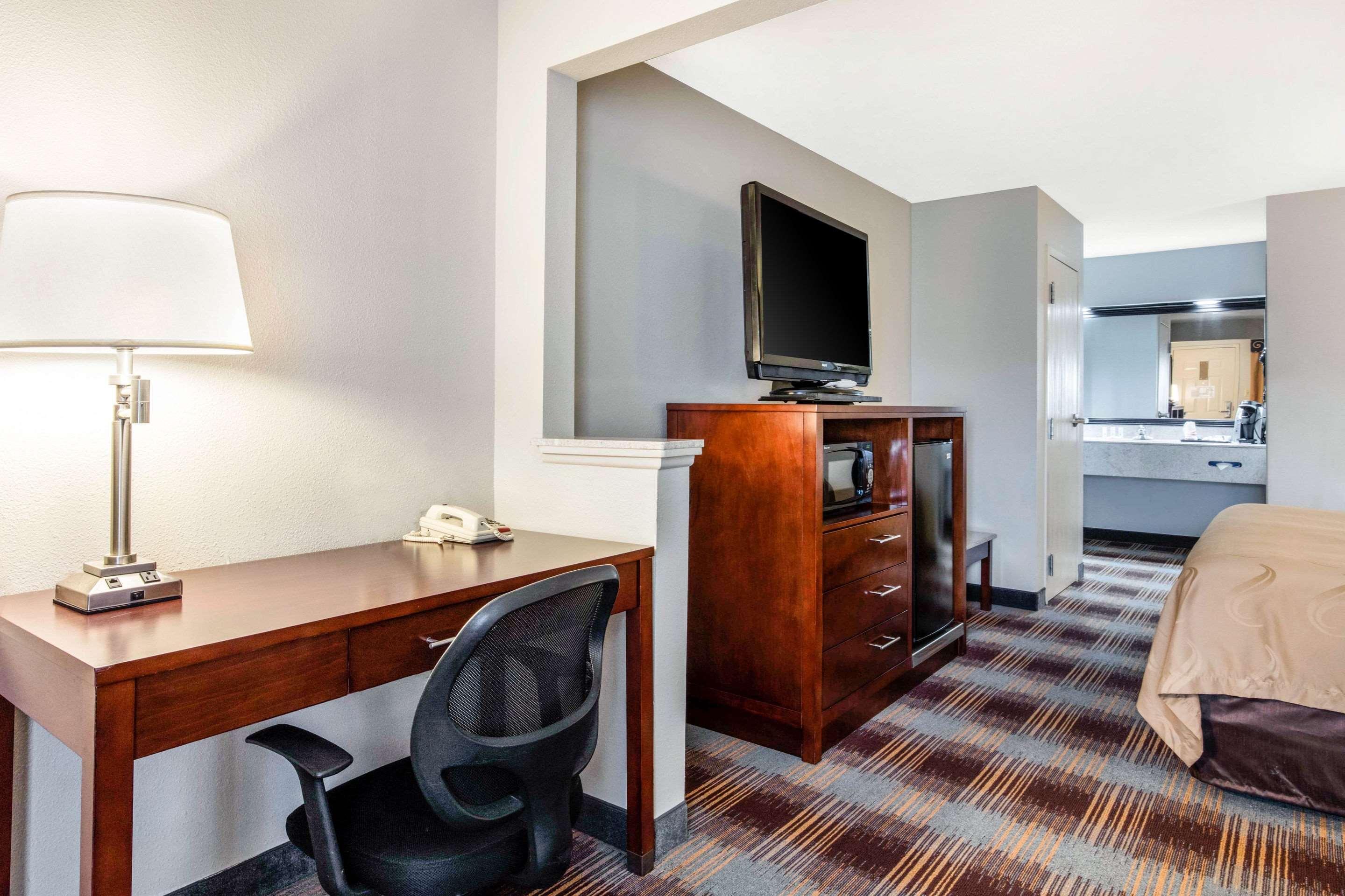 Quality Inn Airport I-240 멤피스 외부 사진
